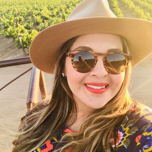 Meet your Posher, Evelyn